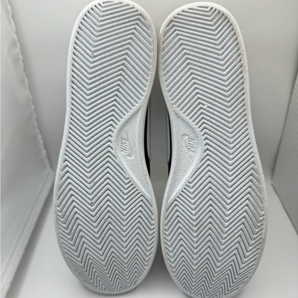 Men's Size 10.5 - Nike Court Royale 2 Next Nature Low Black White DH3160-001 - Picture 7 of 9